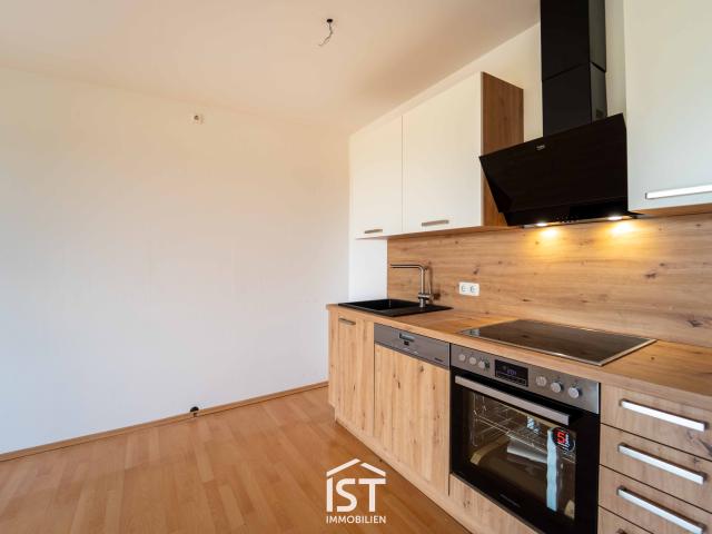 Moderne, sonnige 3 Zimmer Wohnung mit Loggia