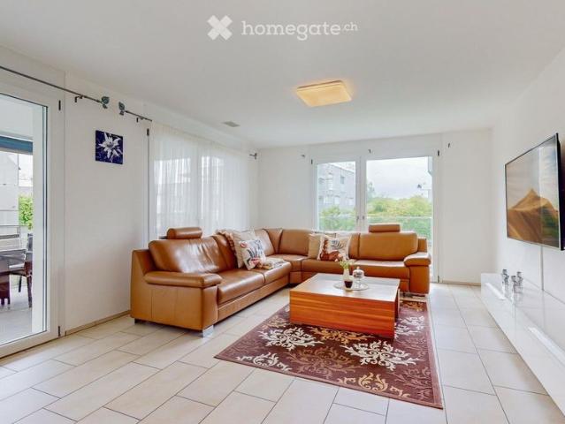 Moderne, sonnige Wohnung mit Minergie Standard in Tann