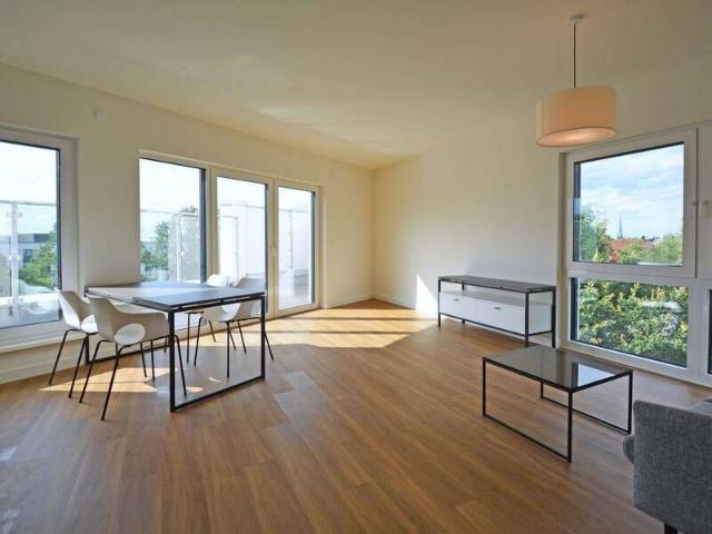 Moderne Teilmöblierte 2 Zimmer Wohnung mit Dachterrasse