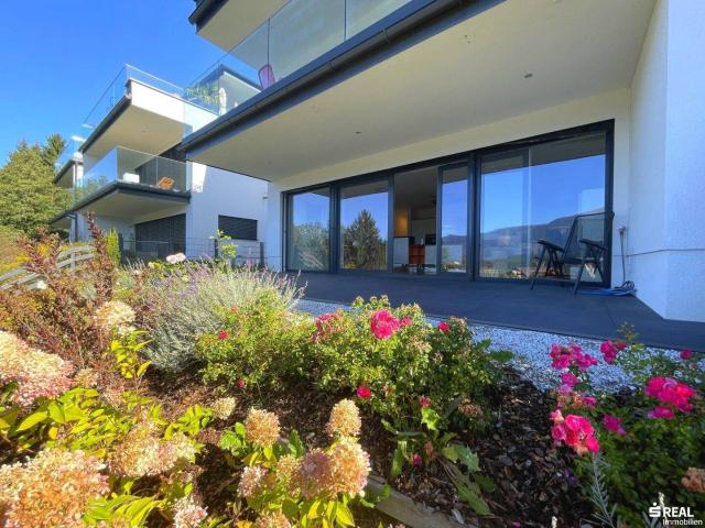 Moderne Terrassenwohnung mit Blick auf den Millstätter See privater Badeplatz!