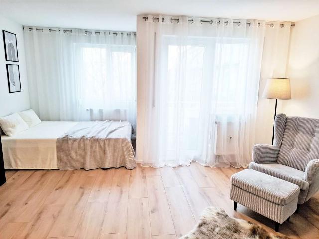 Moderne, TOP renovierte, vollmöblierte 1 Zimmer Wohnung mit Balkon, Einbauküche und TG Stellplatz