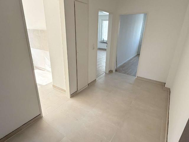 Moderne und vollständig renovierte Wohnung mit guter Verkehrsanbindung