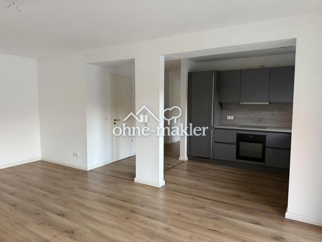 Moderne und Großzügige 2 Zimmer Wohnung mit Balkon im Herzen von Pinneberg
