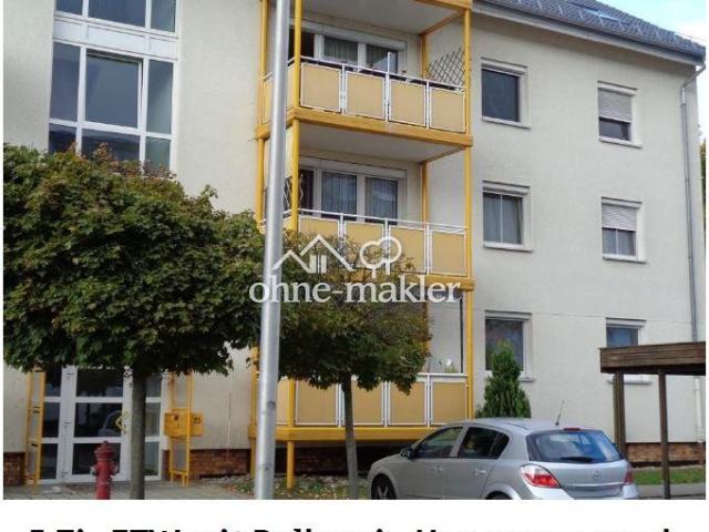­Gepflegte 5 Zimmer Wohnung mit hochwertiger Ausstattung, Echtholzparkett und eigenem Carport