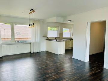 Moderne und gut geschnittene 2 Zi. Wohnung mit gr. Loggia, EBK in ruhiger Lage 33335 Gütersloh