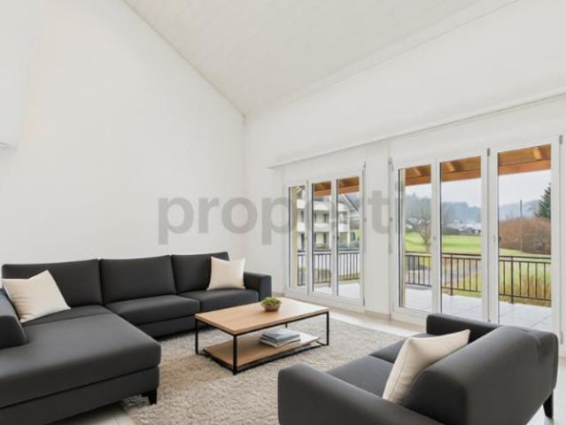 Moderne und helle 4.5 Zimmer Maisonette, in Teufenthal