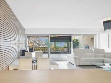 Moderne und helle 2 Zimmer Wohnung mit Seeblick und grosser Terrasse