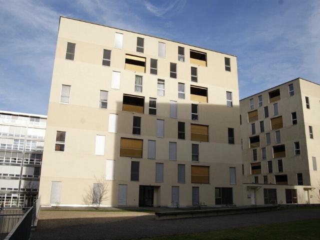 MODERNE UND HELLE WOHNUNG MIT 4,5 ZIMMERN