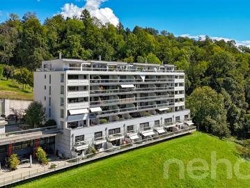 Moderne und helle Wohnung in Belmont sur Lausanne