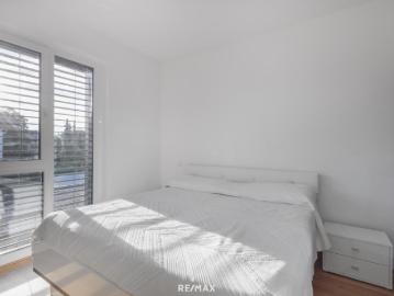 Moderne, vermietete 2 Zimmer Wohnung mit Balkon & Tiefgarage