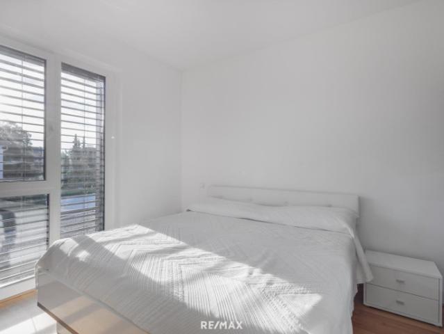 Moderne, vermietete 2 Zimmer Wohnung mit Balkon & Tiefgarage