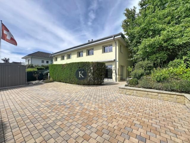 Moderne Villa mit 4,5 Zimmern, hell und perfekt gepflegt