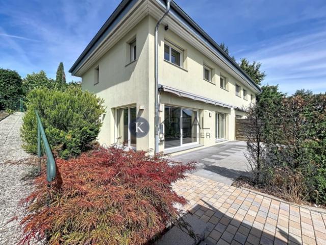 Moderne Villa mit 4,5 Zimmern, hell und perfekt gepflegt
