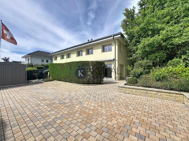 Moderne Villa mit 4,5 Zimmern, hell und perfekt gepflegt