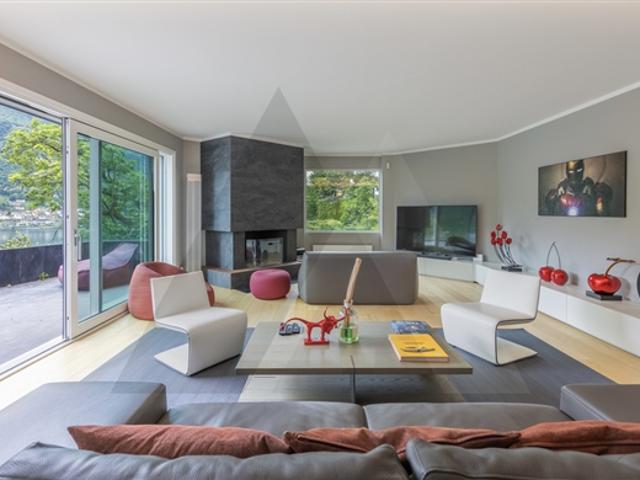 MODERNE VILLA MIT WELLNESSBEREICH UND DESIGNERMÖBELN