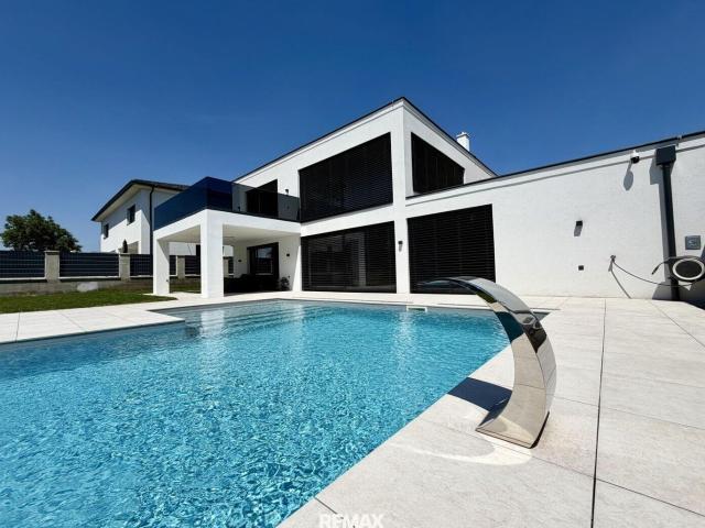 Moderne Villa mit Pool