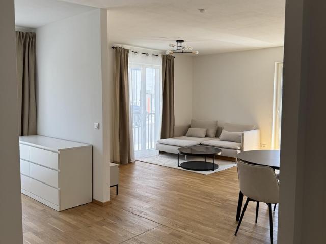 Moderne, vollmöblierte 1,5 Zimmer Wohnung mit Stellplatz zu vermieten – ab sofort verfügbar