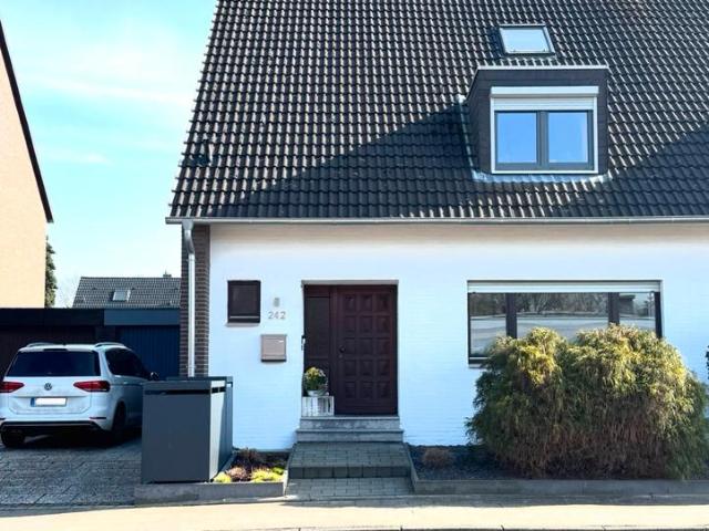Moderne vollständig sanierte Doppelhaushälfte 160qm auf 5Zimmer
