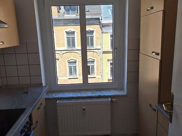 moderne wunderbare Wohnung mit EBK und Balkon sowie hofseitige Schlafbereiche