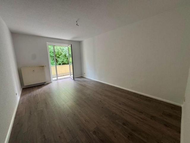 Moderne Whg. Bad mit Fenster + Balkon am Wohnzi.u.v.m