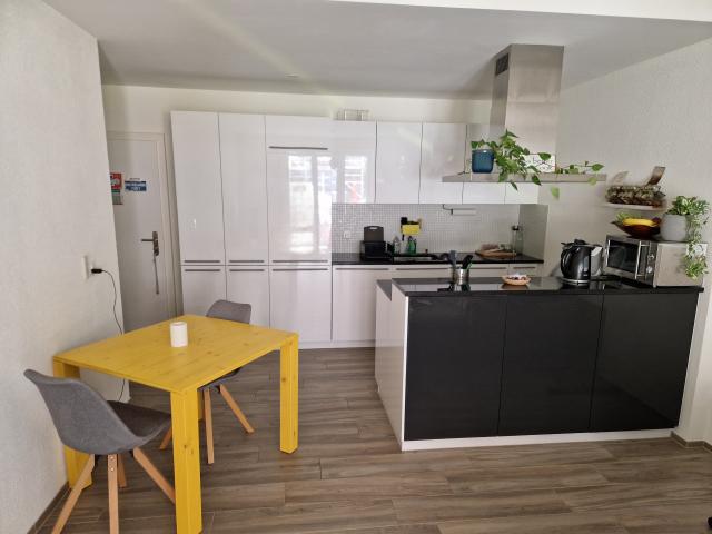 Moderne Wohnung an zentraler Lager