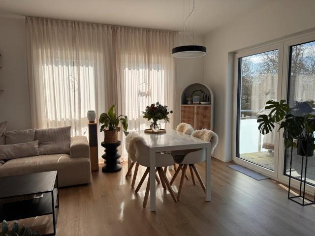 Moderne Wohnung: KfW 55 | 75m² | Großer Balkon | Ruhe Naturblick