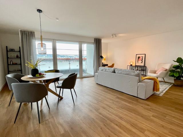 Moderne Wohnung mit Balkon!