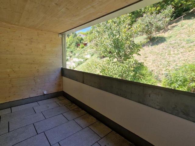 Moderne Wohnung mit Balkon