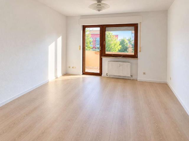 Moderne Wohnung mit Balkon ins Grüne – frisch renoviert