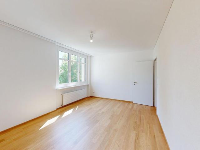Moderne Wohnung mit Blick in den Rosengarten