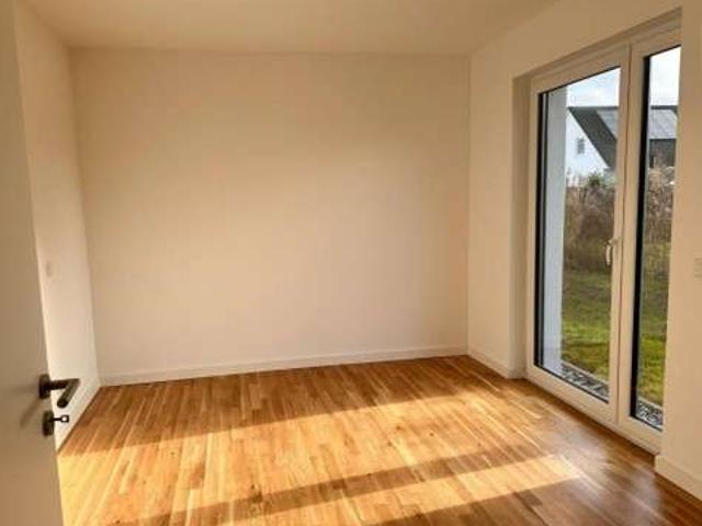 Moderne Wohnung mit Einbauküche und Stellplätzen im grünen Bestensee