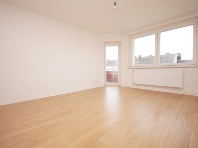 Moderne Wohnung mit Einbauküche!