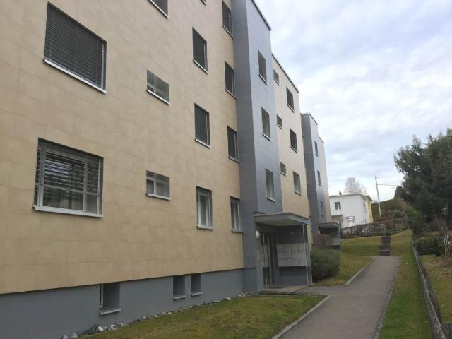 Moderne Wohnung mit Gartensitzplatz