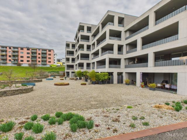 Moderne Wohnung mit Gartensitzplatz in 6033 Buchrain