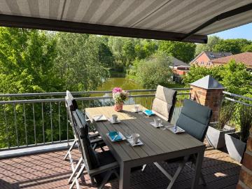 Moderne Wohnung mit großem Sonnenbalkon & Wasserblick