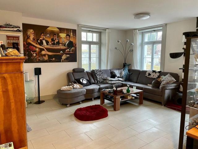 Moderne Wohnung mit XXL Balkon im Dorfzentrum von Oberbalm
