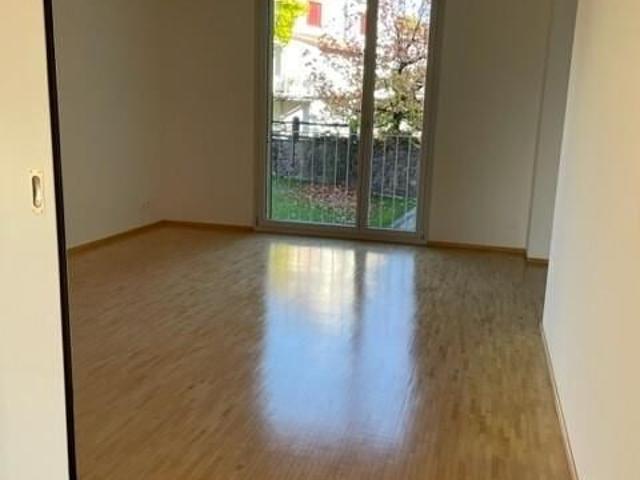 Moderne Wohnung mit 2 Nasszellen sucht neue Mieterschaft.