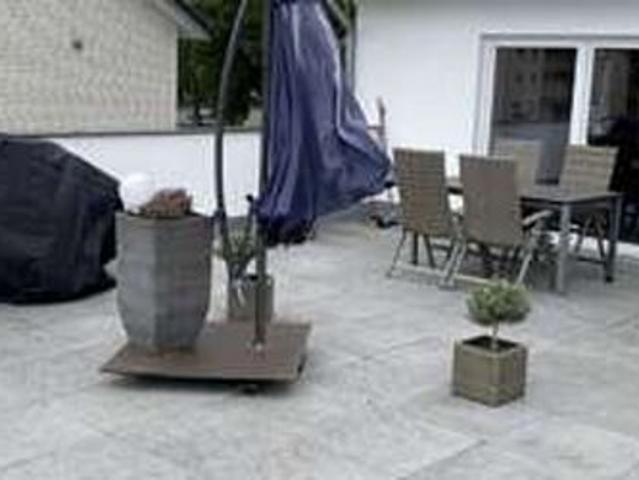 Moderne Wohnung mit 65 m² Dachterrasse – ideal für bis zu 3 Personen & WG geeignet