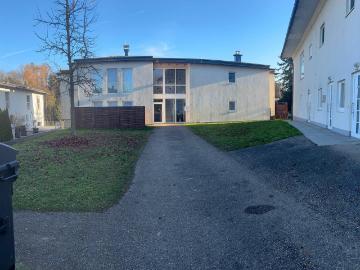 moderne Wohnung mitten im Grünen mit Terasse