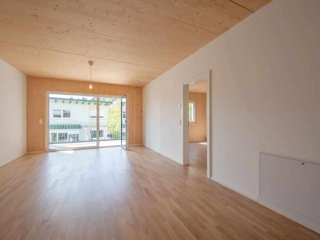 Moderne Wohnhausanlage: Westbalkon, Parkplatz optional