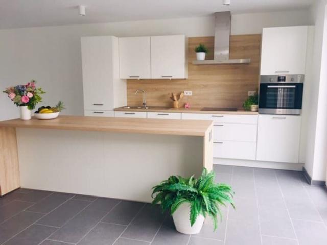 moderne woning 3 kamers, tuin, terras in landelijke omgeving
