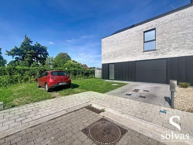 Moderne woning te huur met garage