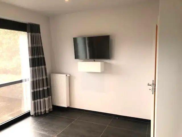 MODERNE WONING AAN DE LANGELEDE MET RUIM TERRAS EN TUIN TE HUUR