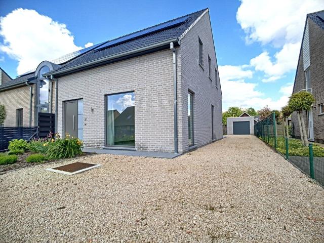 Moderne woning in rustige verkaveling te Wondelgem