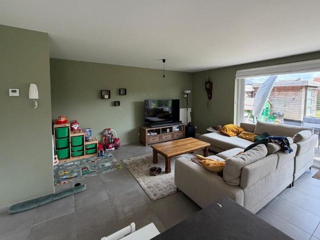 Moderne woning met 3 slaapkamers, ruime leefkeuken en zonnige tuin te Veldegem