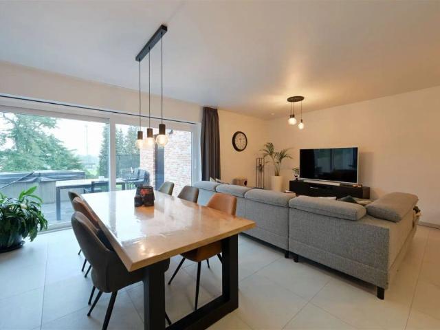 Moderne woning met 4 slaapkamers en tuin te Ramsel