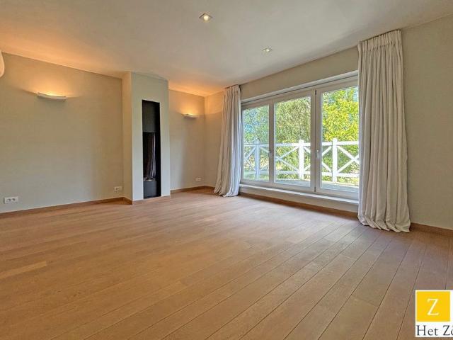 Moderne woning met zicht op de Royal Zoute Golf Club