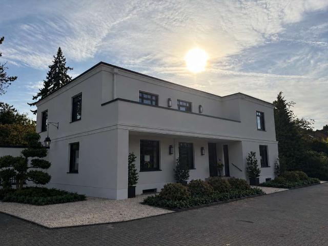Moderne 100 m² Wohnung mit hochwertiger Ausstattung, Balkon & Stellplatz