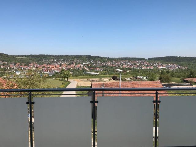 Moderne 105 m² Maisonette: Weitblick, Solar & 2 TG Boxen in Simmo