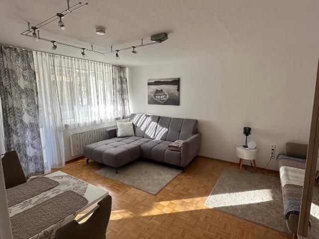 Moderne 1,5 Zimmer Wohnung mit Loggia in ruhiger Lage von Völs